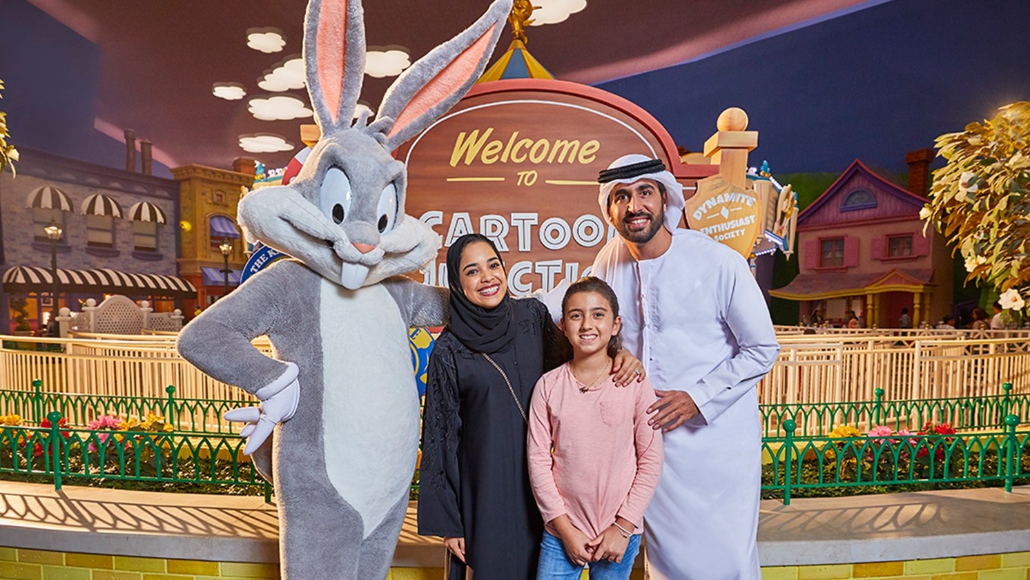 warner bros. world abu dhabi is the largest indoor theme park