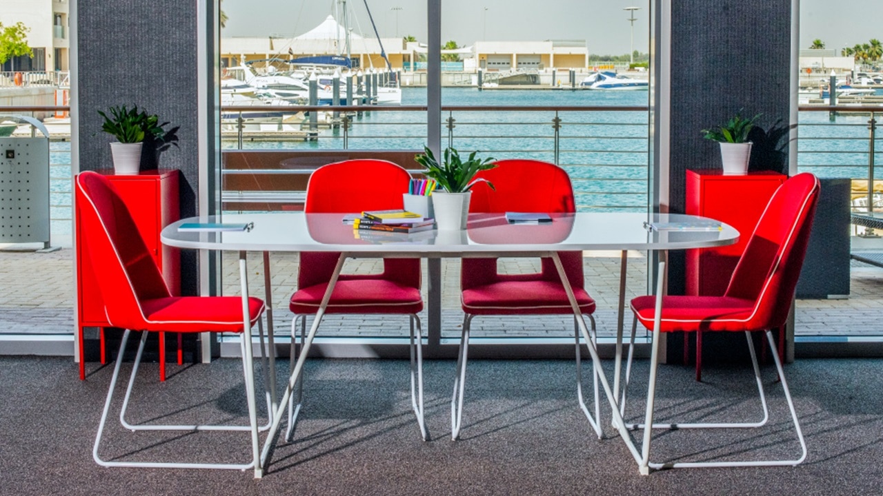 Meeting Space for small groups with Views over the Marina
